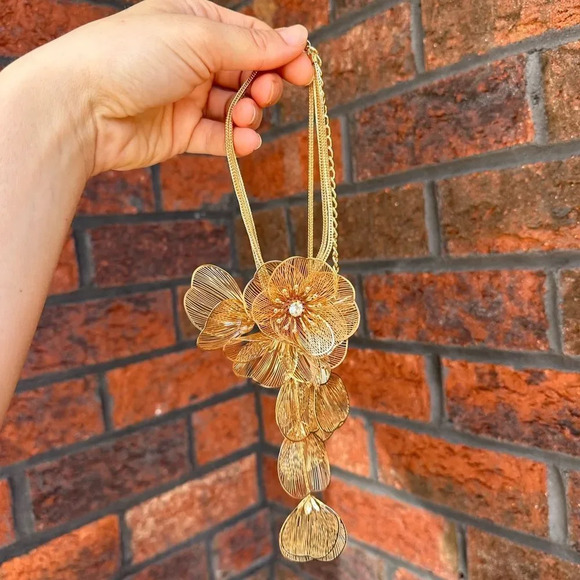 Zara Kate Middleton Famous Cascading Floral Necklace&Earrings Set - Picture 14 of 16